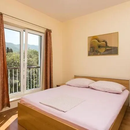 Daire Marina - One Bedroom With Balcony And Sea View